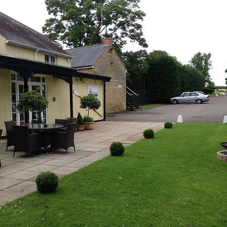 Millhouse Hotel And Riverside Restaurant Sharnbrook Exterior foto