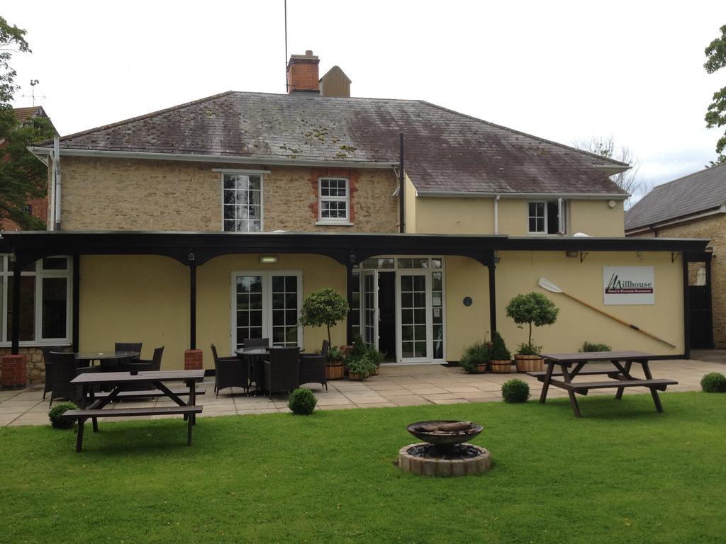 Millhouse Hotel And Riverside Restaurant Sharnbrook Exterior foto